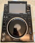 Pioneer Cdj-3000, Pioneer Cdj 2000 NXS2, Pioneer Djm 900 NXS2,Pioneer Ddj 1000, Pioneer Ddj 1000srt , Yamaha PSR-SX900 , Yamaha Genos 76-Key , Korg Pa4X 76 , Korg Kronos 61 , Korg PA-1000, Yamaha PSR-SX700, Roland FANTOM-8