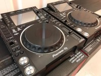 2x Pioneer CDJ-2000NXS2 + 1x DJM-900NXS2 mixer per 1899 EUR , Whatsapp Chat : +27837724253