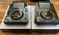 Pioneer CDJ-3000, Pioneer CDJ 2000NXS2, Pioneer DJM 900NXS2 , Pioneer DJ DJM-V10,  Pioneer DJ DJM-S11, Pioneer DDJ 1000, Pioneer DDJ 1000SRT , Pioneer DJ DDJ-REV7 DJ Controller,  Pioneer DJ XDJ-RX3, Pioneer XDJ XZ , Yamaha Genos 76-Key , Korg Pa4X 76 Key , Korg PA-1000,  Yamaha PSR-SX900 , Korg Kronos 61 Key , Yamaha PSR-SX700, Roland FANTOM-8